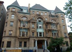 Brooklyn tour: Renaissance apartments, Bedford-Stuyvesant tour